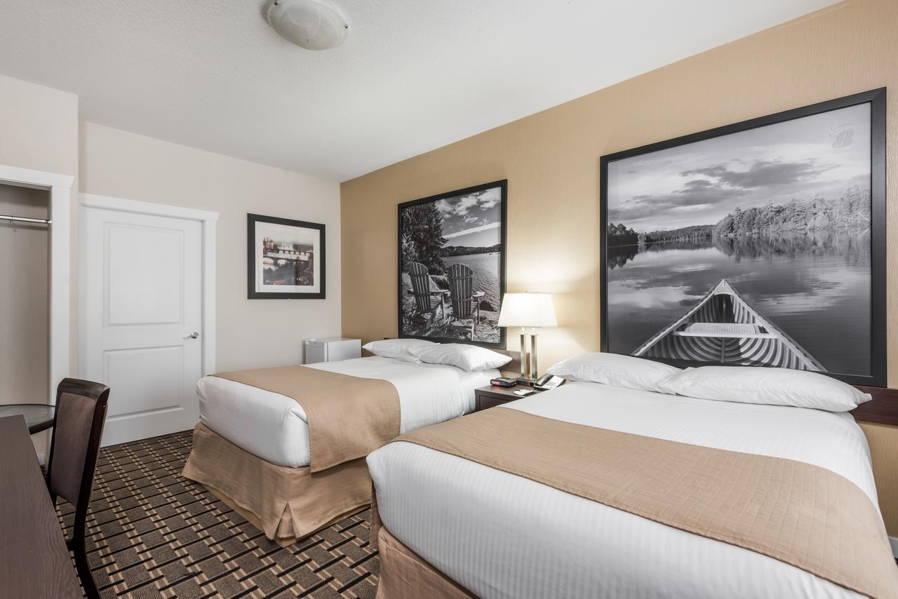 Super 8 By Wyndham Watrous Motel Buitenkant foto