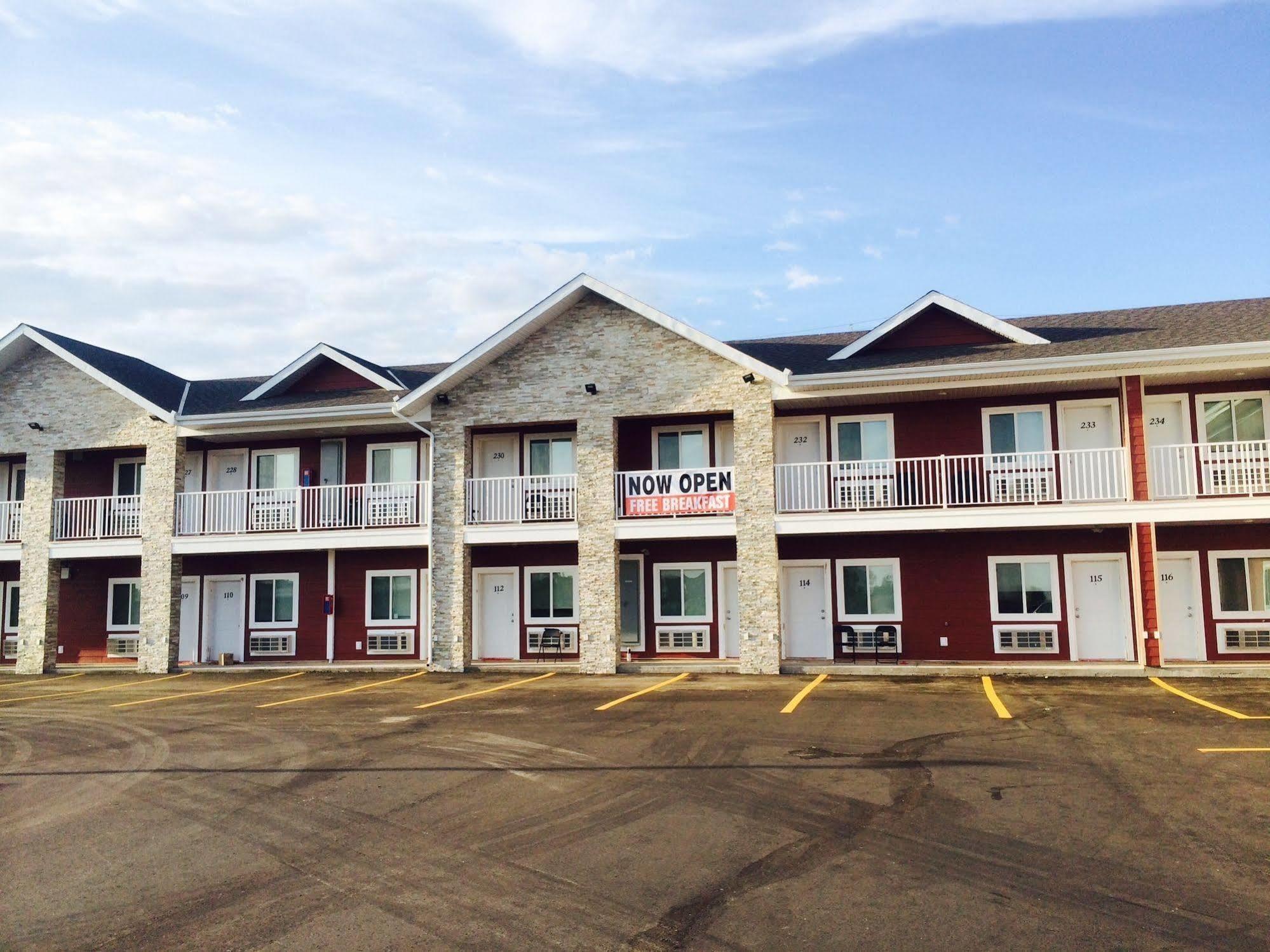 Super 8 By Wyndham Watrous Motel Buitenkant foto